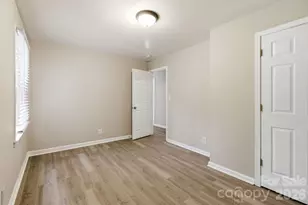 2725 Thornton Rd, Charlotte, NC 28208 - Photo 13