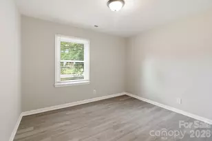 2725 Thornton Rd, Charlotte, NC 28208 - Photo 9