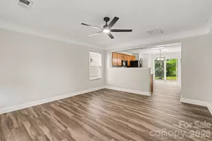 6010 Raisin Tree Ln, Charlotte, NC 28215 - Photo 7