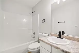 6010 Raisin Tree Ln, Charlotte, NC 28215 - Photo 19