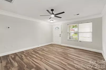 6010 Raisin Tree Lane, Charlotte, NC 28215 - Photo 5