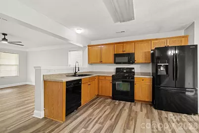 6010 Raisin Tree Lane, Charlotte, NC 28215 - Photo 9