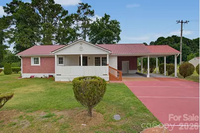 149 Dobbins Street, Wallace, NC 28466 - Photo 1
