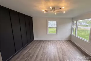 142 S Ervin Ave, Newton, NC 28658 - Photo 5