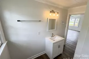 142 S Ervin Ave, Newton, NC 28658 - Photo 11