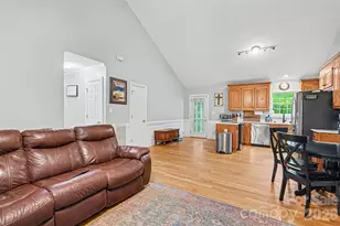 8904 Gosnell Dr, Charlotte, NC 28227 - Photo 9