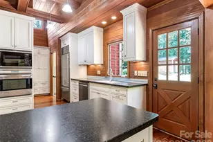 350 Shasta Ln, Charlotte, NC 28211 - Photo 9