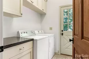 350 Shasta Ln, Charlotte, NC 28211 - Photo 13