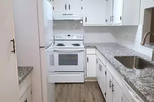 2141 Selwyn Ave, Charlotte, NC 28207 - Photo 3
