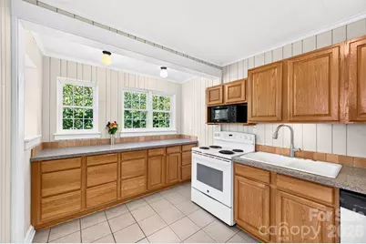 28 Chatham Road, Asheville, NC 28804 - Photo 17