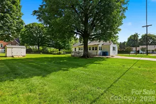 267 S Center St, Taylorsville, NC 28681 - Photo 39