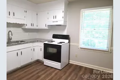 2141 Selwyn Avenue #206, Charlotte, NC 28207 - Photo 3