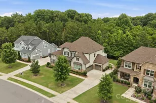 2411 Madeira Cir, Waxhaw, NC 28173 - Photo 9
