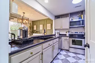 3300 Selwyn Farms Ln, Charlotte, NC 28209 - Photo 9