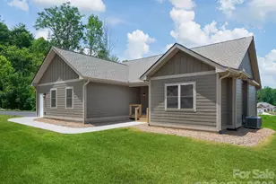 105 Sheila Wynne Dr, Hendersonville, NC 28732 - Photo 37