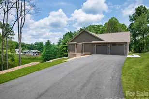 105 Sheila Wynne Dr, Hendersonville, NC 28732 - Photo 35