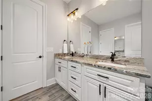 4306 Rolling Acres Rd, Charlotte, NC 28213 - Photo 35