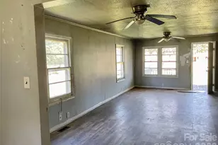 1024 Catawba St, Lincolnton, NC 28092 - Photo 15