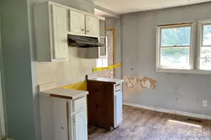 1024 Catawba St, Lincolnton, NC 28092 - Photo 13
