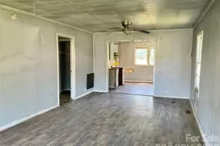 1024 Catawba St, Lincolnton, NC 28092 - Photo 5