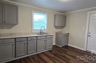 732 Taylor St, Lancaster, SC 29720 - Photo 3