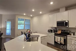 8011 Scarlet Maple Ln, Fort Mill, SC 29708 - Photo 3