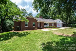 1807 5th St NW, Hickory, NC 28601 - Photo 1