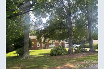 1807 5th Street NW, Hickory, NC 28601 - Photo 1