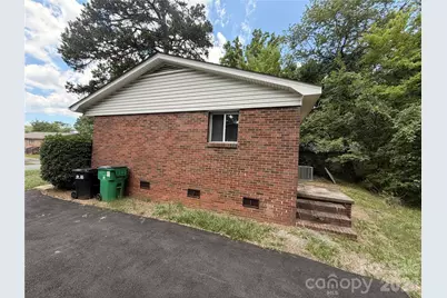 2824 Cedarhurst Drive, Charlotte, NC 28269 - Photo 3