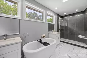 7117 W Sugar Creek Rd, Charlotte, NC 28269 - Photo 27