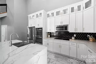 7117 W Sugar Creek Rd, Charlotte, NC 28269 - Photo 9
