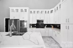 7117 W Sugar Creek Rd, Charlotte, NC 28269 - Photo 11