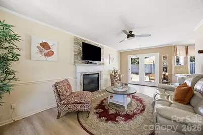2498 Hawk Ridge Drive, Gastonia, NC 28056 - Photo 5