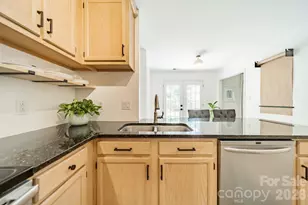 9217 Four Acre Ct, Charlotte, NC 28210 - Photo 11