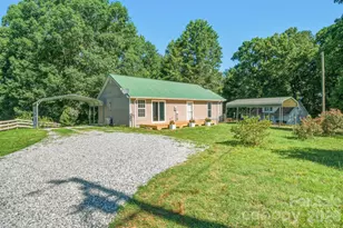 547 Pea Ridge St, Morganton, NC 28655 - Photo 1