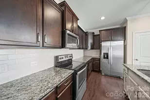 447 Tayberry Ln, Fort Mill, SC 29715 - Photo 5