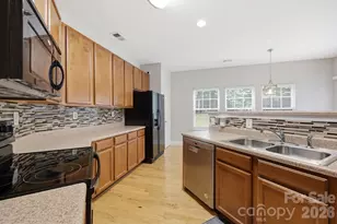 6207 Blue Ash Ln, Charlotte, NC 28215 - Photo 23