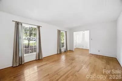 8801 Holiday Drive, Charlotte, NC 28215 - Photo 5