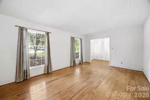 8801 Holiday Dr, Charlotte, NC 28215 - Photo 5