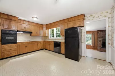 8801 Holiday Drive, Charlotte, NC 28215 - Photo 9