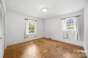 8801 Holiday Dr, Charlotte, NC 28215 - Photo 19