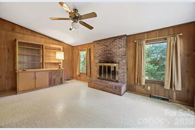 8801 Holiday Drive, Charlotte, NC 28215 - Photo 13