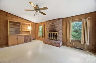 8801 Holiday Dr, Charlotte, NC 28215 - Photo 13