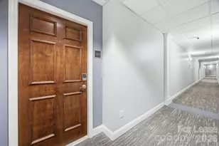 300 W 5th St, Charlotte, NC 28202 - Photo 5