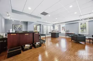 300 W 5th St, Charlotte, NC 28202 - Photo 27
