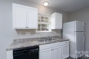 8016 Bronze Pike Dr, Charlotte, NC 28273 - Photo 13