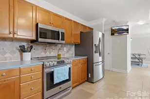 7313 Mapleridge Dr, Charlotte, NC 28210 - Photo 13