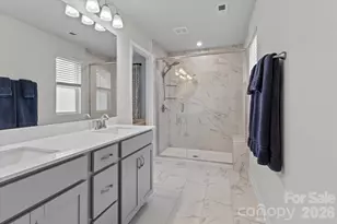 8122 Downy Oak Ln, Charlotte, NC 28269 - Photo 13