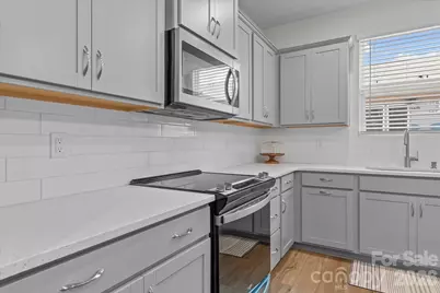 8122 Downy Oak Lane, Charlotte, NC 28269 - Photo 5