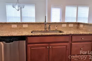2504 Alyssa Ln, Charlotte, NC 28208 - Photo 3